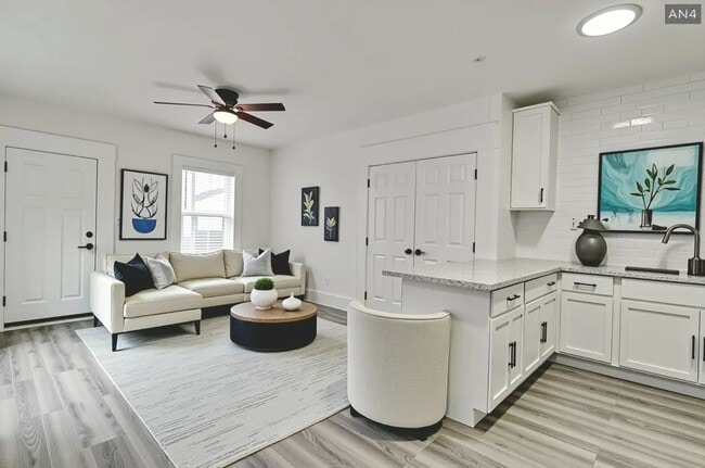 Photo - 2404 Maryland Ave Apartment Unit 2406 Maryland Ave  on the Right