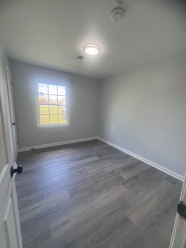 4611 Virginia Loop Rd