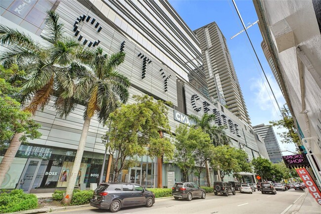 Photo - 88 SW 7th St Unidad 2210