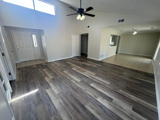 Photo - 4765 Limestone Dr NE