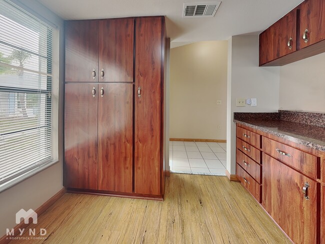 Photo - 2024 Sheffield Ct