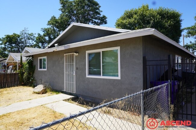 Building Photo - 116 Woodrow Ave Unit 116 Woodrow Ave B