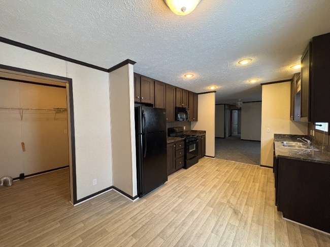 Photo - 322 Basket Branch