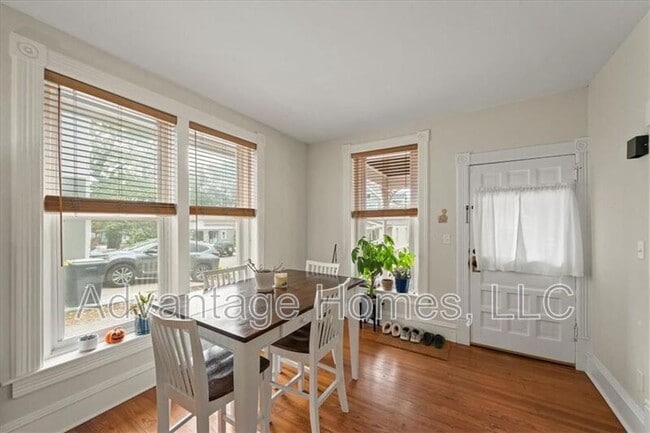 Photo - 4523 Wyoming St