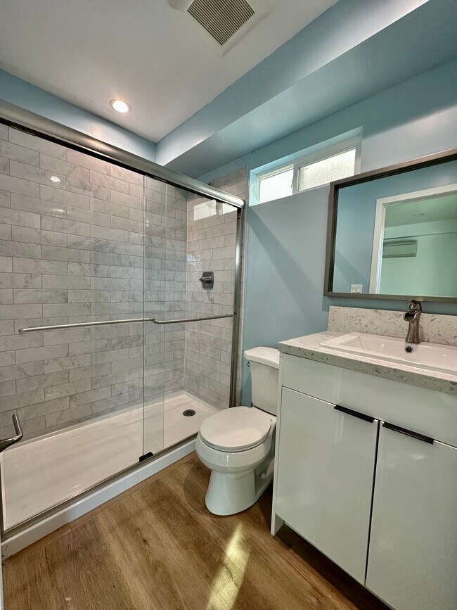 Photo - 1933 Preuss Rd Unit 1933