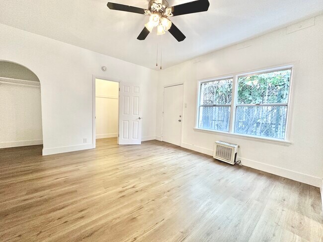 Photo - 2360 W Washington Blvd Los Angeles, CA 90018 Unit 101