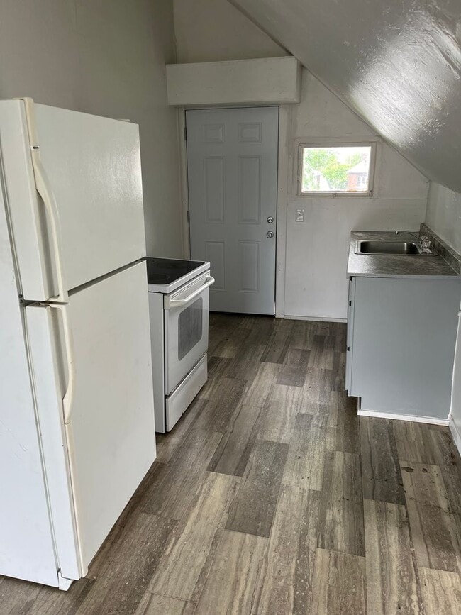 Photo - 153 McDowell Ave Unit Apt 3