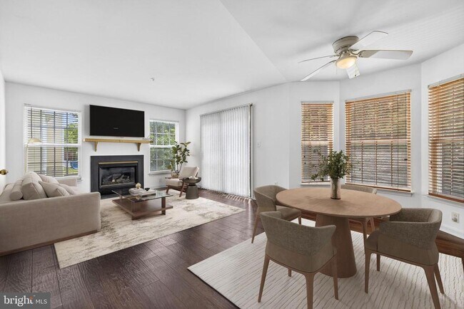 Photo - 2103 Sayan Ct