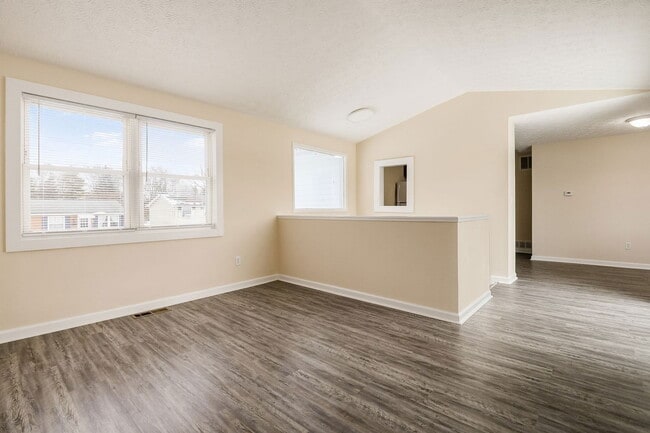 Photo - 611 Evergreen Terrace