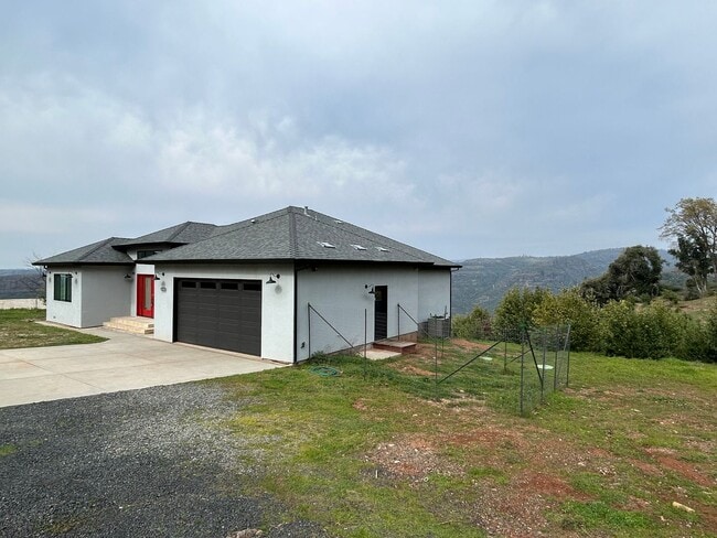 Building Photo - 6190 Forty Oaks Ln