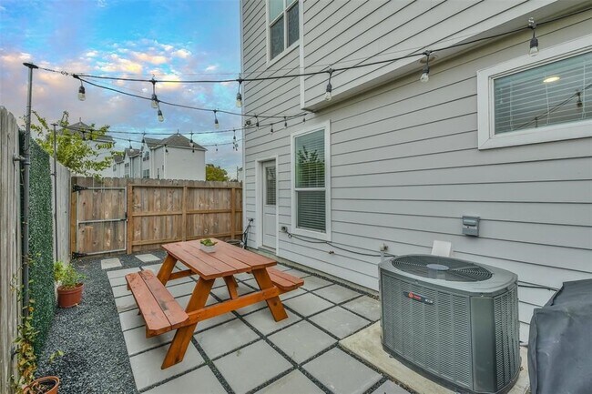 Photo - 1815 Napa Creek Ln