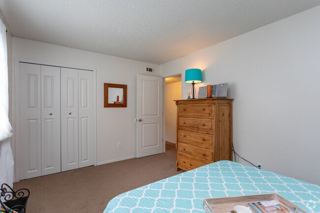 2HAB, 1BA - 1,000 ft²