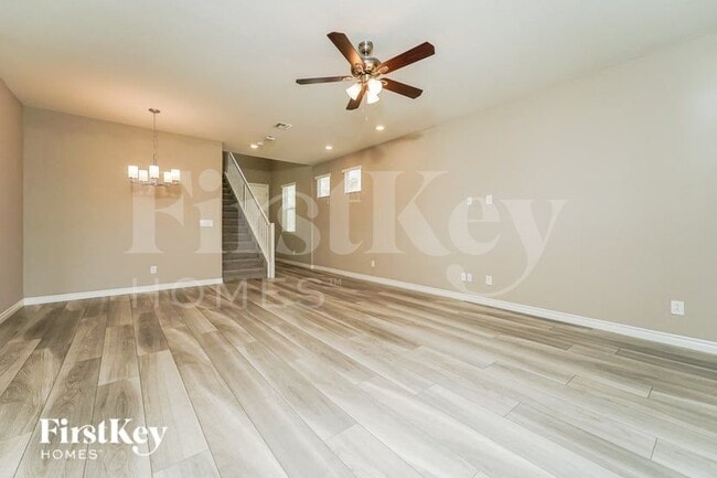 Photo - 6950 Denio Island St