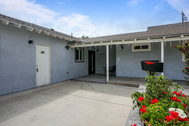 Photo - 1670 W Cerritos Ave