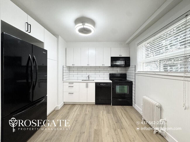 Photo - 2-Bedroom Apartment with Large Outdoor Space – Pet Friendly – Etobicoke Unité 1