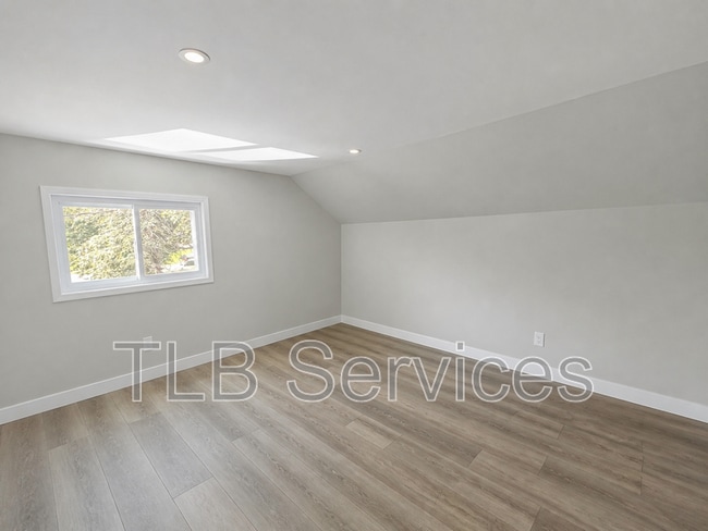Photo - 510 N State St