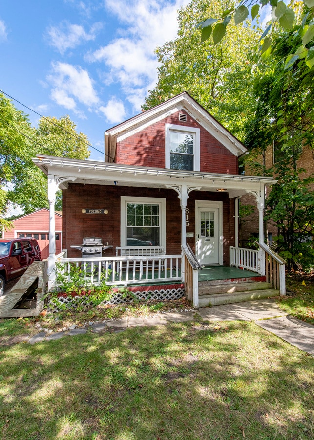 Building Photo - 815 Brown St Unit 815BR