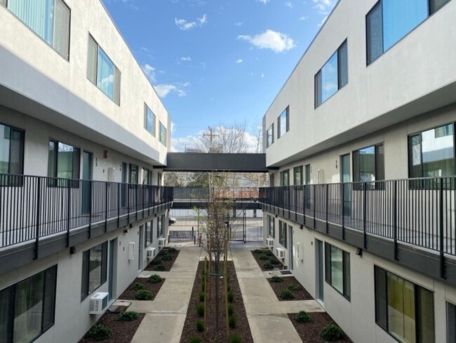 Building Photo - Fully remodeled studio apartment in gated community! Unit 02 South