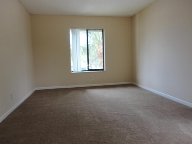 Photo - 207 Foxtail Dr Unidad A3