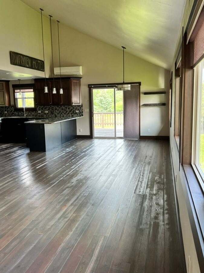 Photo - 3 Bedroom River Front Home!