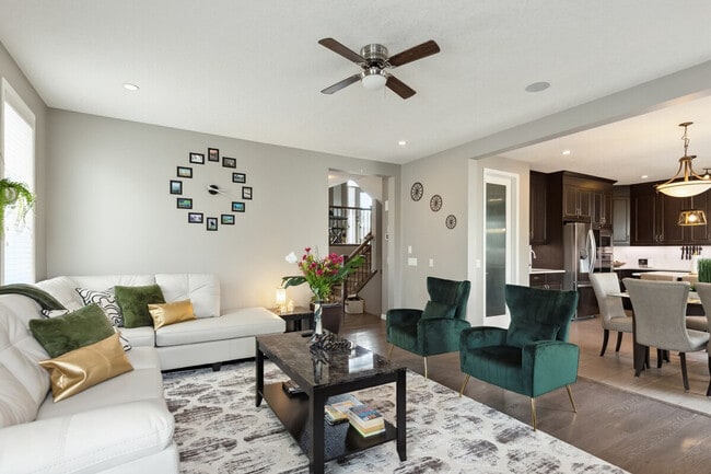 Building Photo - 581 W Park Dr