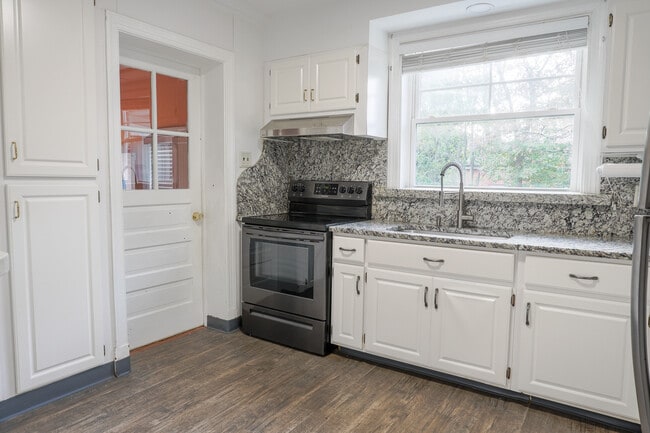 Photo - 8803 Turnbull Ave