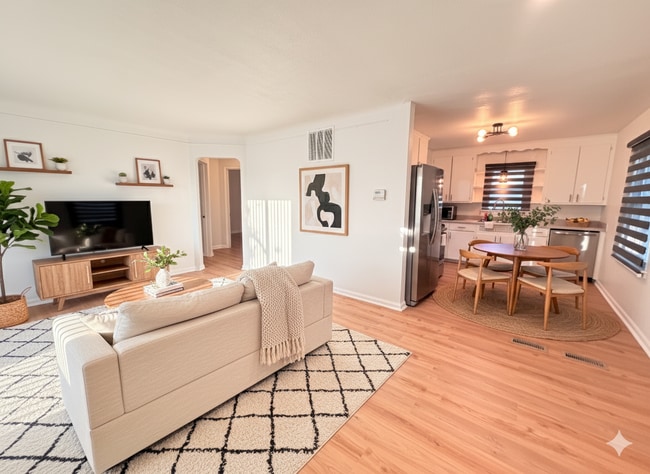 Photo - 3754 Greenfield Rd