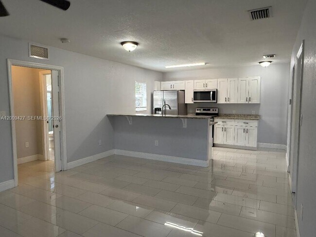 Photo - 2713 NW 6th St