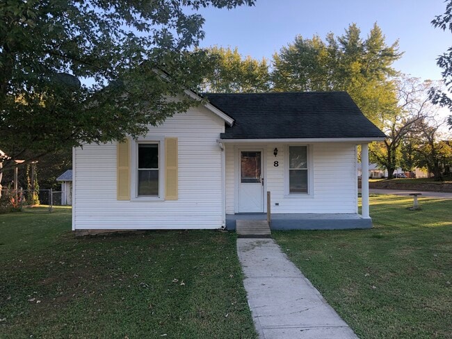 Front of house from 6th St - 8 6th St House