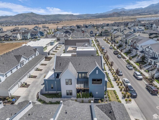 Building Photo - Amazing Executive Home Now Available!