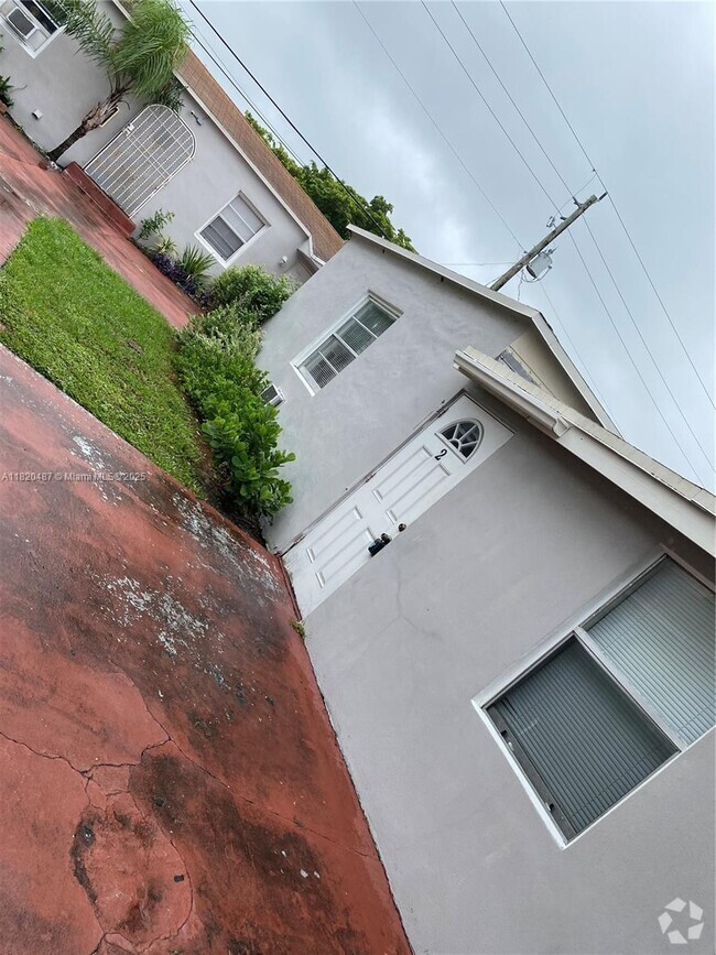 Building Photo - 1842 Johnson St Unit 2 Rental