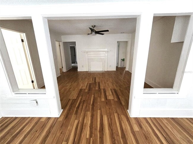 Photo - 835 Newton Ave S