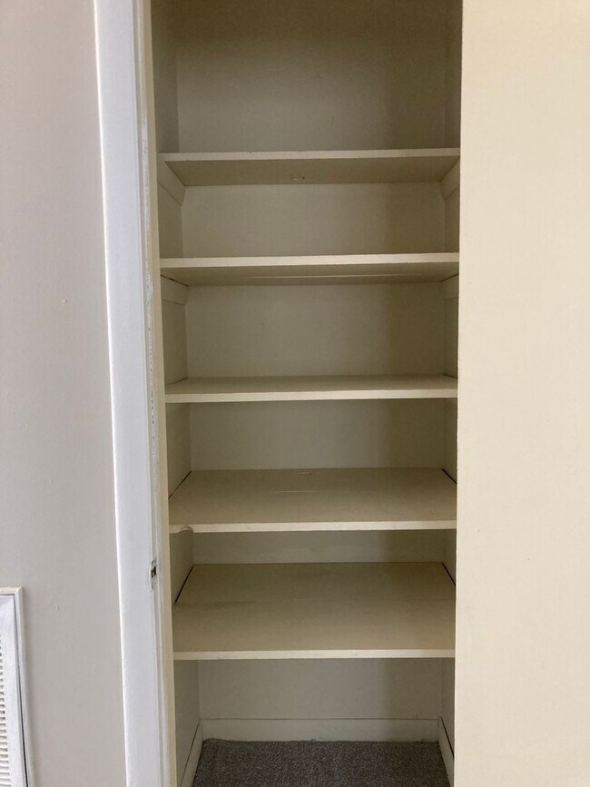 Photo - 3 Bedroom Brick Ranch in East Charlotte Fo...