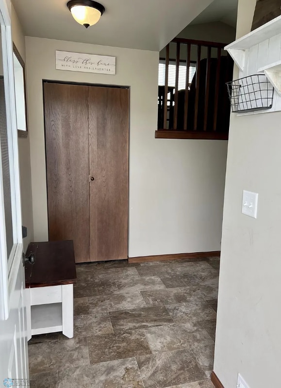 Photo - 2737 10th St W