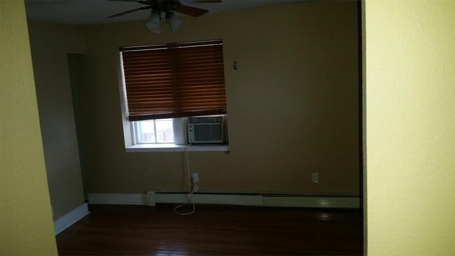 Photo - 932 E College St