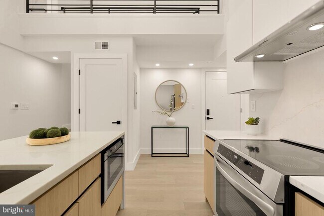 Photo - 3923 14th St NW Unit 5