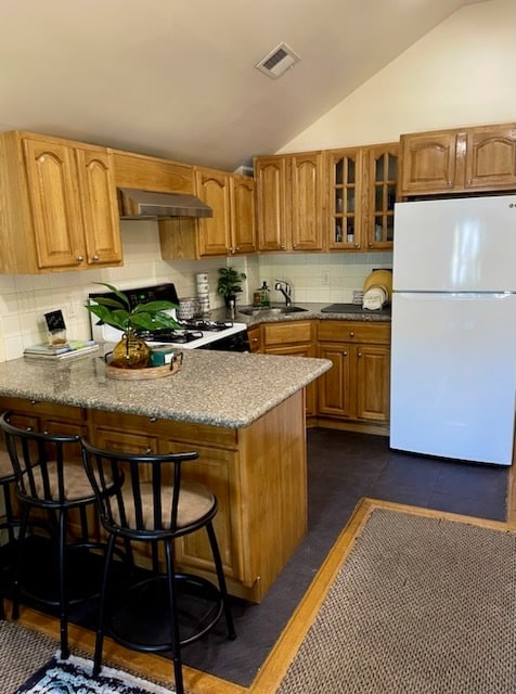Kitchen opens to livingroom - 128 College Ave Unit Cozy One Bedroom