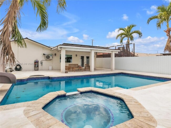 Building Photo - 13821 SW 14th St