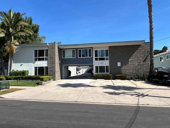 Building Photo - 2006 Diamond St Rental