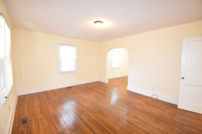 Photo - 2 Bedroom and 1 Bath Home (Pets Negotiable)