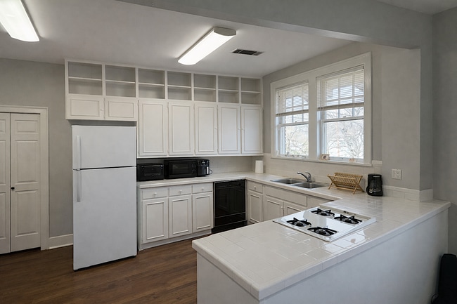 Photo - 3219 W Markham St