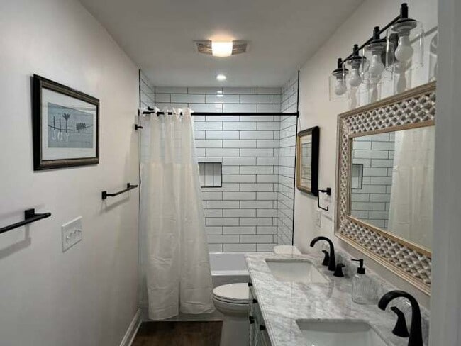 Photo - 2827 E 5th Ave