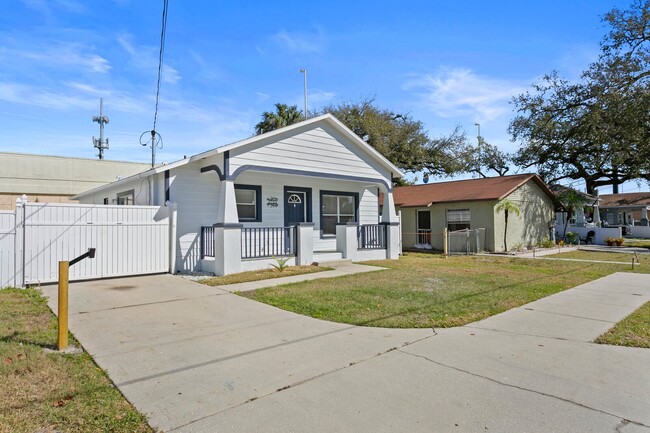 Photo - 1723 W La Salle St