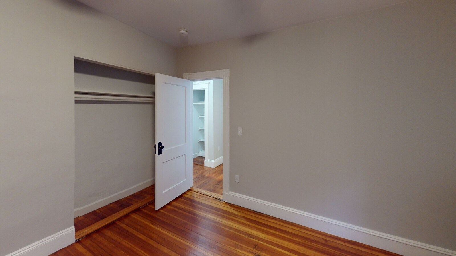 Photo - 4 bedroom Available NoW!!