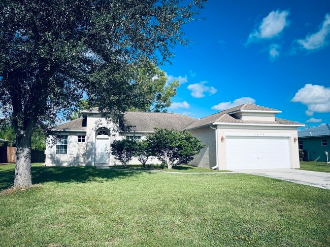 Building Photo - 2474 SE Perugia St Rental