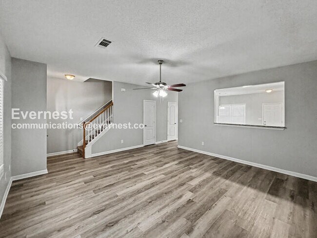 Photo - 8609 Thomas Ln