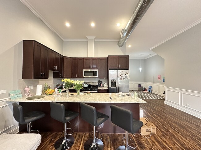 Photo - 3336 W Irving Park Rd Unit 2