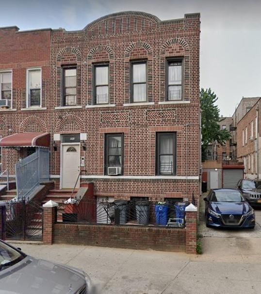 Building Photo - 494 E 95th St Unit 4