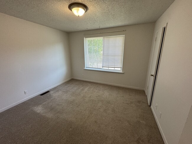 Photo - 441 Harding Pl