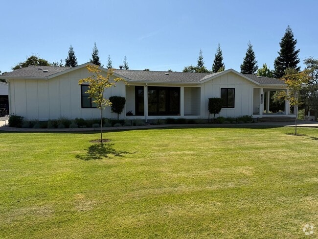 Building Photo - 12388 Bayshore St Rental